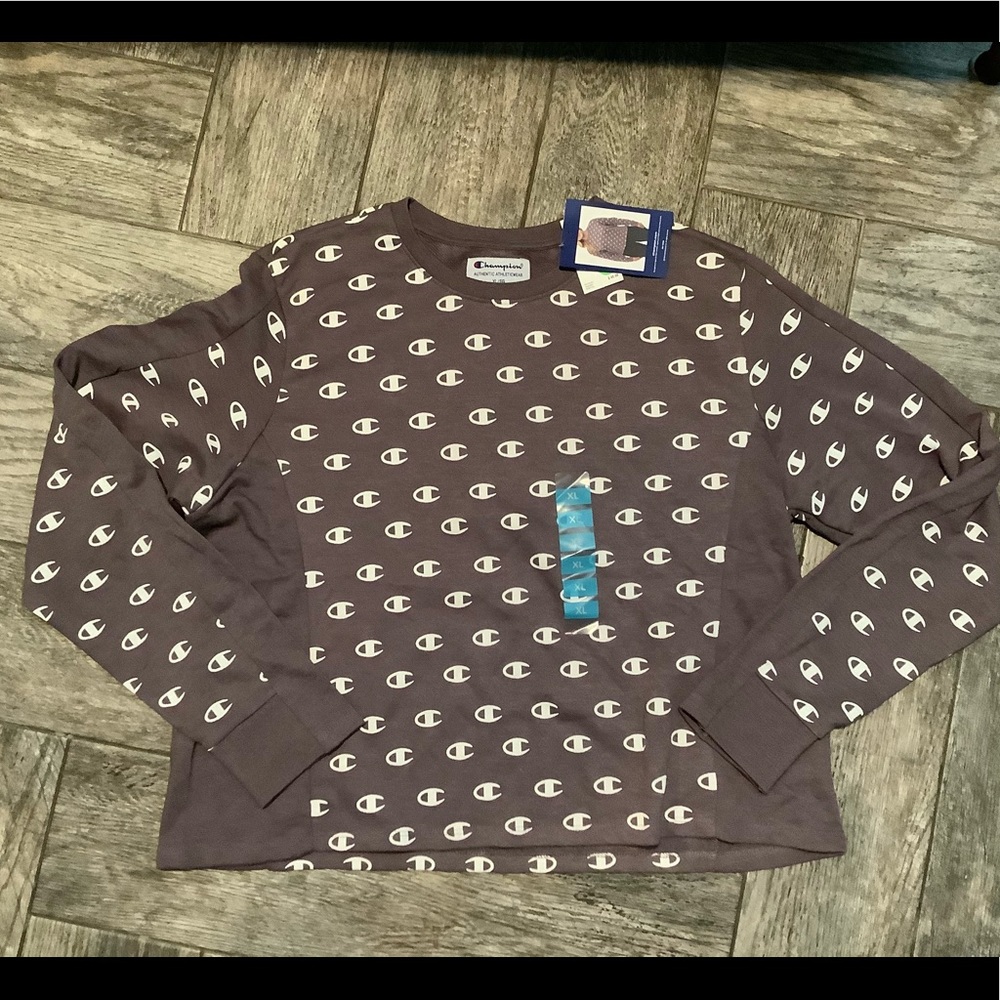 Women’s Champion logo sweatshirt